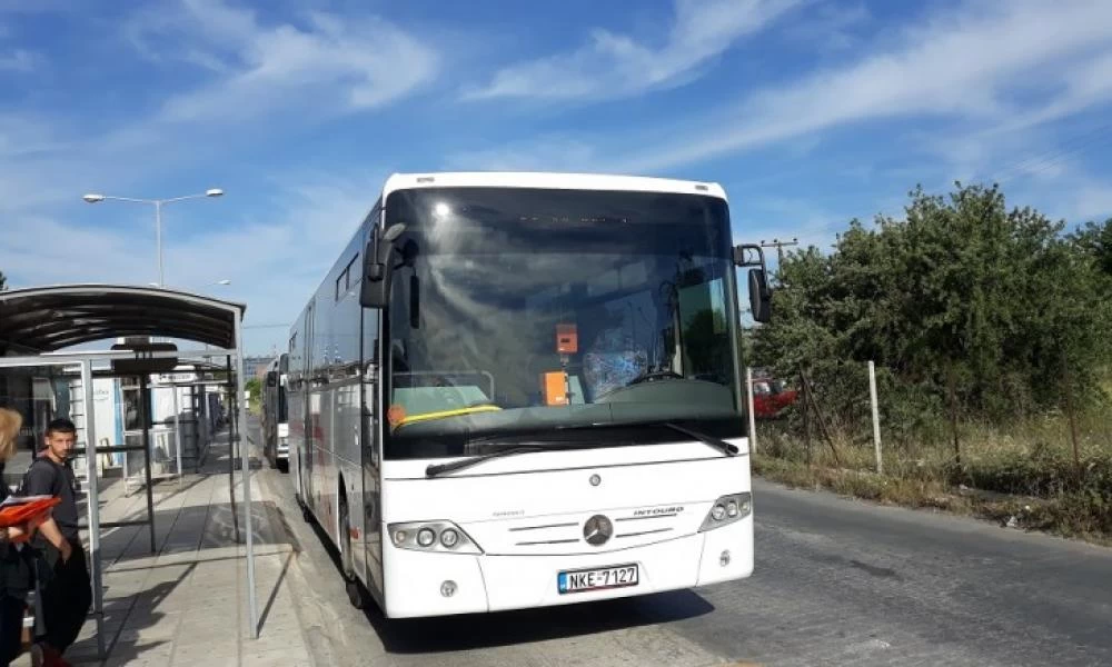 Θεσσαλονίκη: Μαθητές πέταξαν πέτρες σε λεωφορείο του ΚΤΕΛ Χαλκιδικής